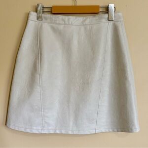 Zara| Chic Ivory White A-Line Faux Leather Mini Skirt Sz M